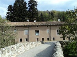 t3 à la location -   07190  ALBON D ARDECHE, surface 65 m2 location t3 - UBI417744330